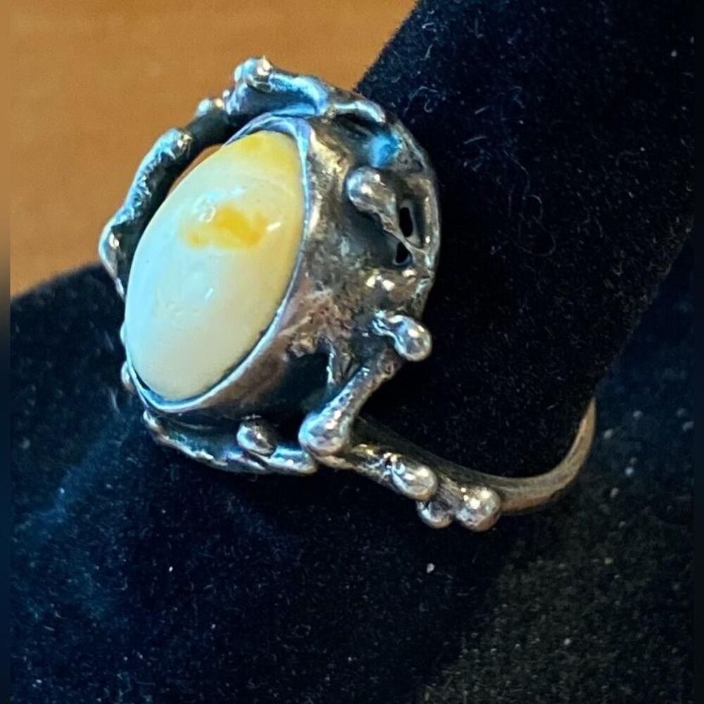 Silver Tone Cream Oval Cabochon Ring Organic Branch Setting Size 6.5 Boho Vtg - Picture 2 of 3